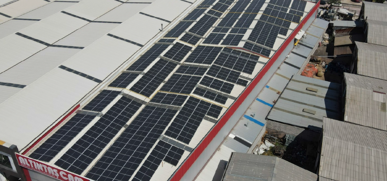 Fabrika güneş enerji sistemi
